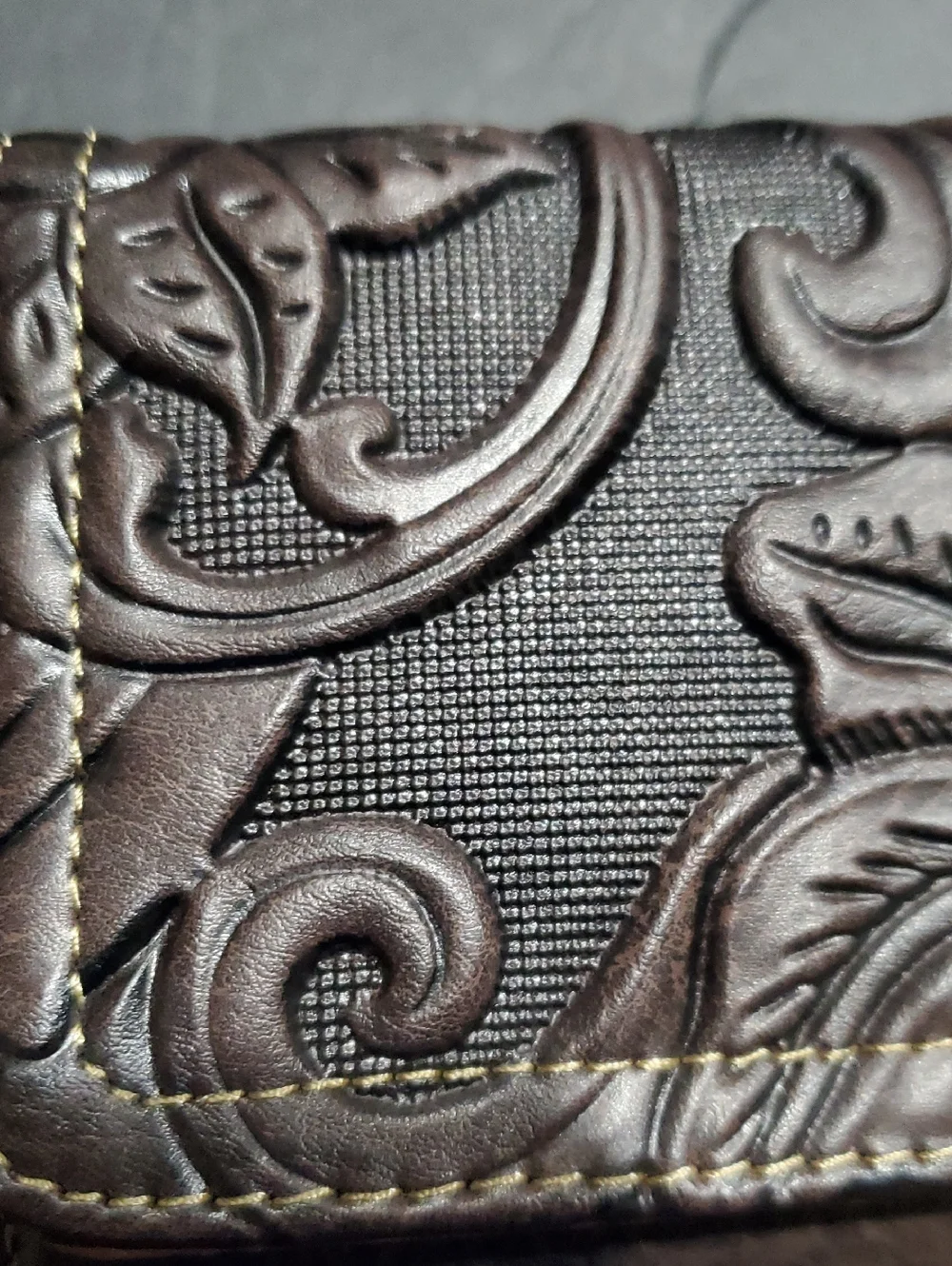B.O.C intricate floral‎ pattern chocolate brown trifold wallet brand new